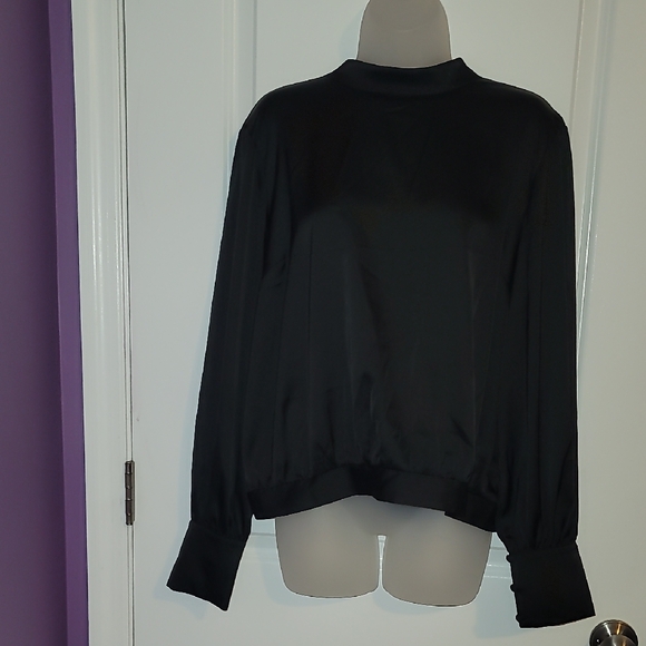 Express  Black Tie Cut Out  Back Women's Blouse Sz: XL - Picture 3 of 9